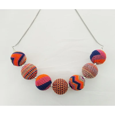Elegancia Hét Gyöngye – Színek Kavalkádja / Seven Pearls of Elegance – Pop of Color